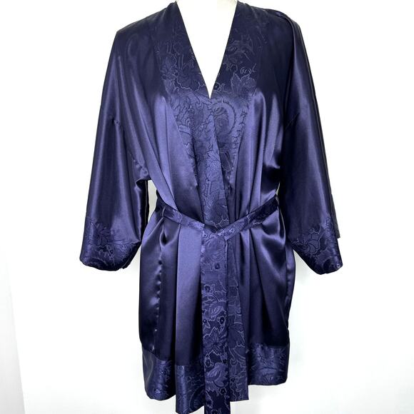 Victoria's Secret Other - Vintage Victoria's Secret Gold Label short purple robe